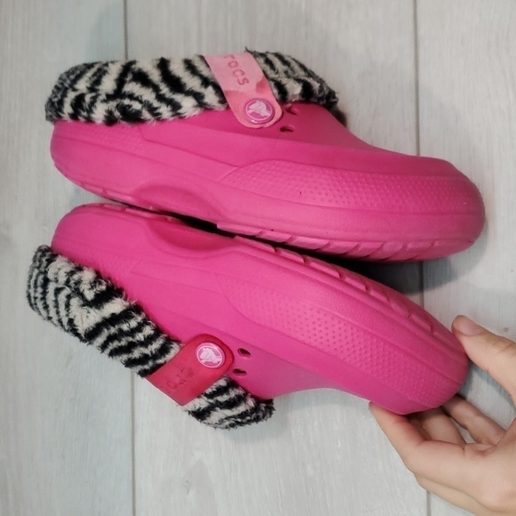 Crocs Juniors Blitzn Girls Barbie Zebra Clogs Insulated lined Slippers  shoes J2 - Picture 10 of 12
